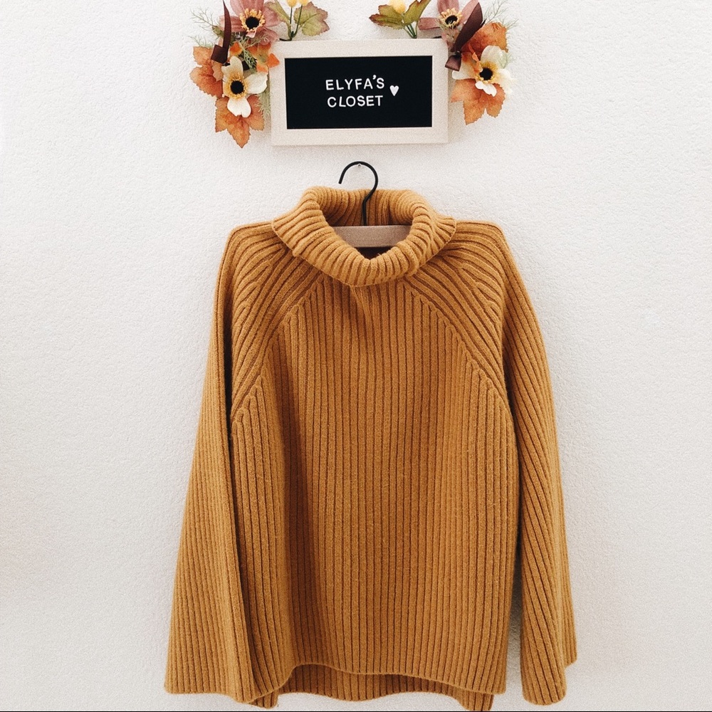 oversized turtleneck